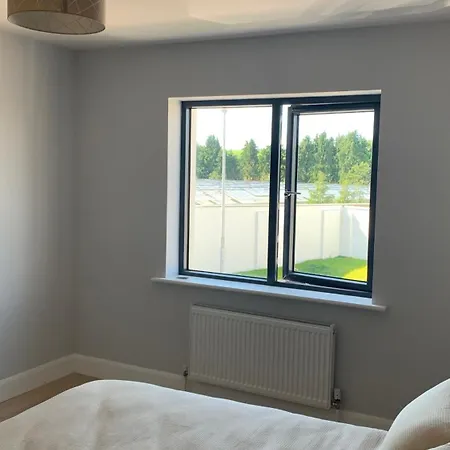Rum i privatbostad Large Bedroom Near To The Center Cork