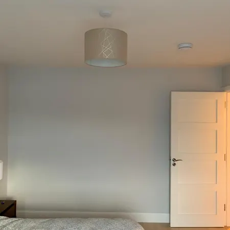 Large Bedroom Near To The Center Rum i privatbostad